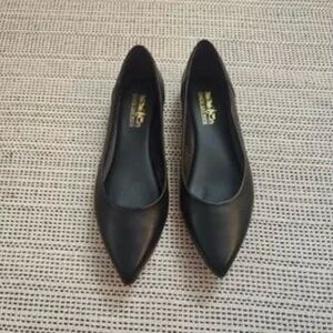 Coach navy blue Leather Pointed Flats💎🤍